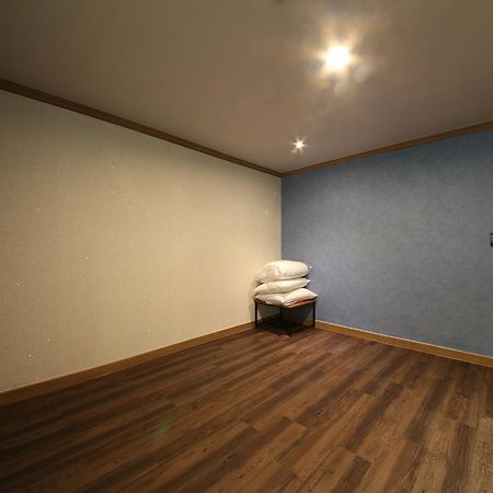 Art Hotel Kumi Kültér fotó